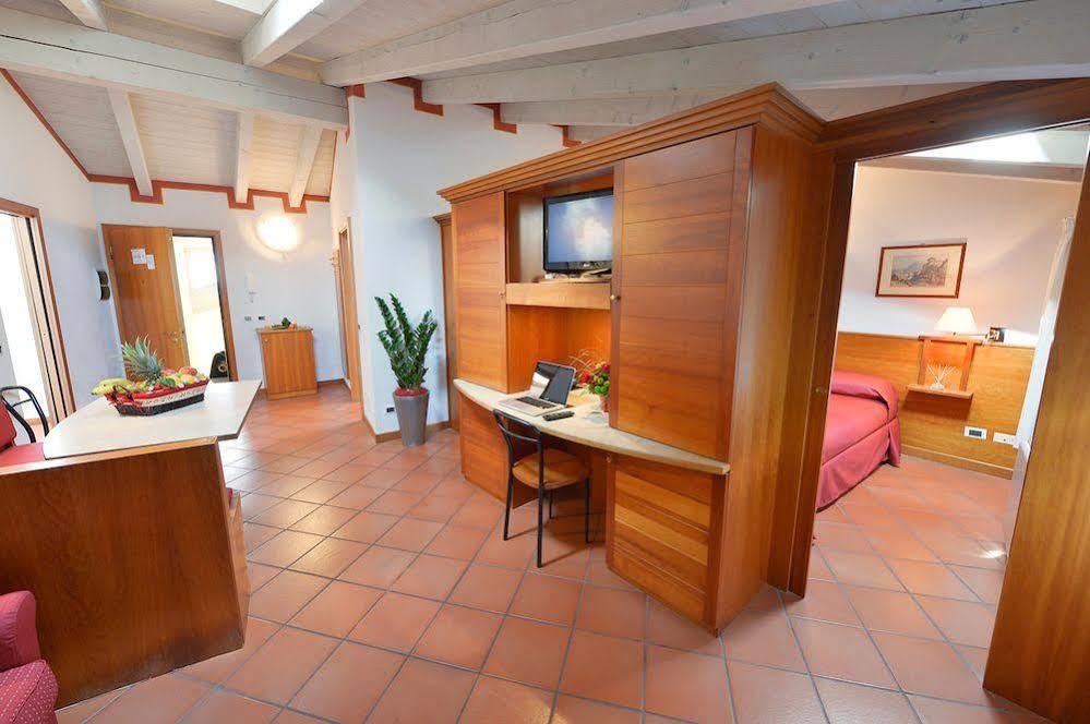 Residence Del Messaggero Ροβερέτο Εξωτερικό φωτογραφία